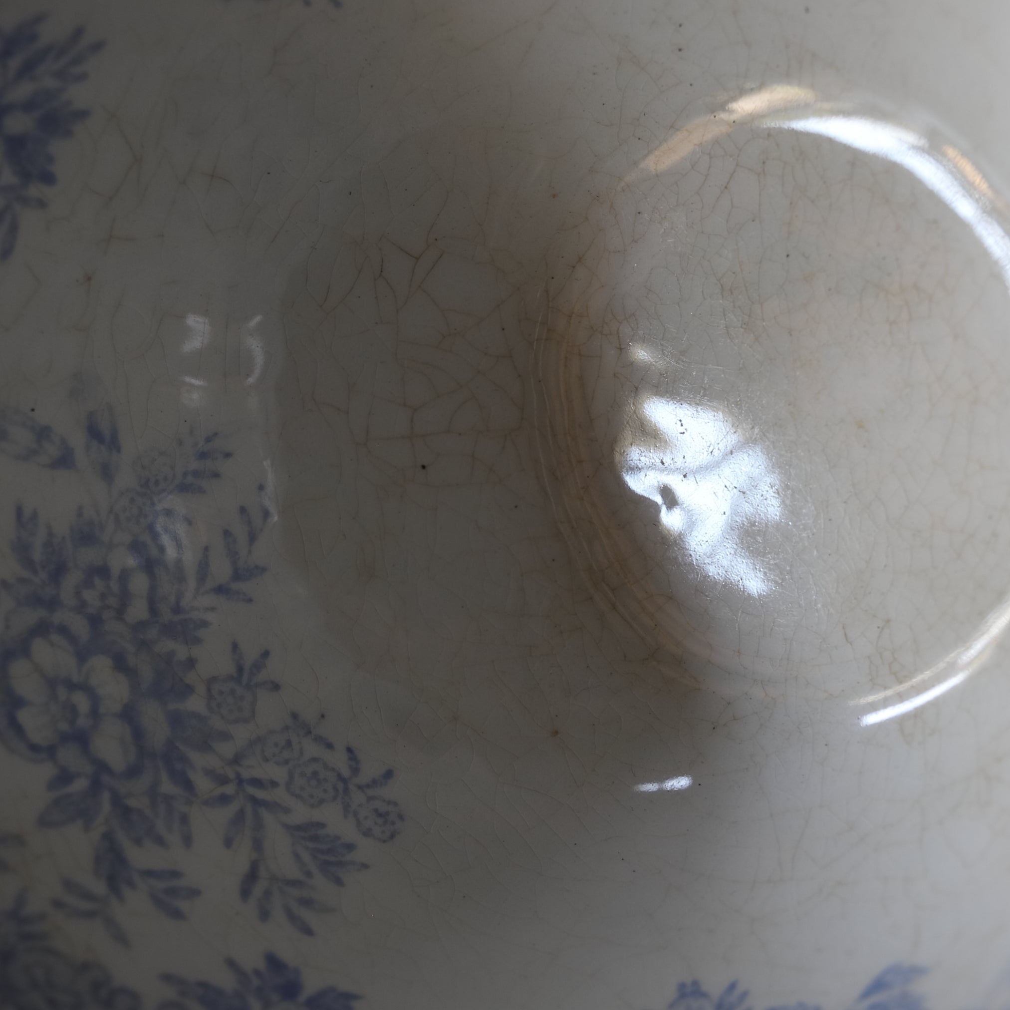 CAFÉ AU LAIT SCHALE, Unterglasurblaue mit Blumenmotiv, Britische Antiquitäten, Frühe Neuzeit（16.–19. Jahrhundert）