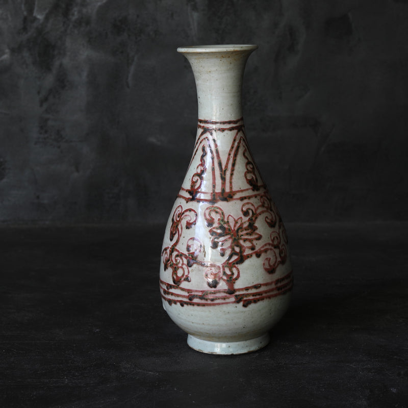 Yuhuchunping with Red Glaze and Floral Design / Chinese Antique / Ming Dynasty