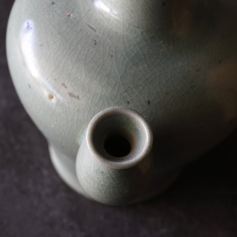 高麗時代青磁陰刻花文淨瓶（918-1392年） – 入蘆花（ロカニイル）
