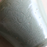 KUNDIKA BOTTLE Celadon with incised flower / 12th C / Korean Antique