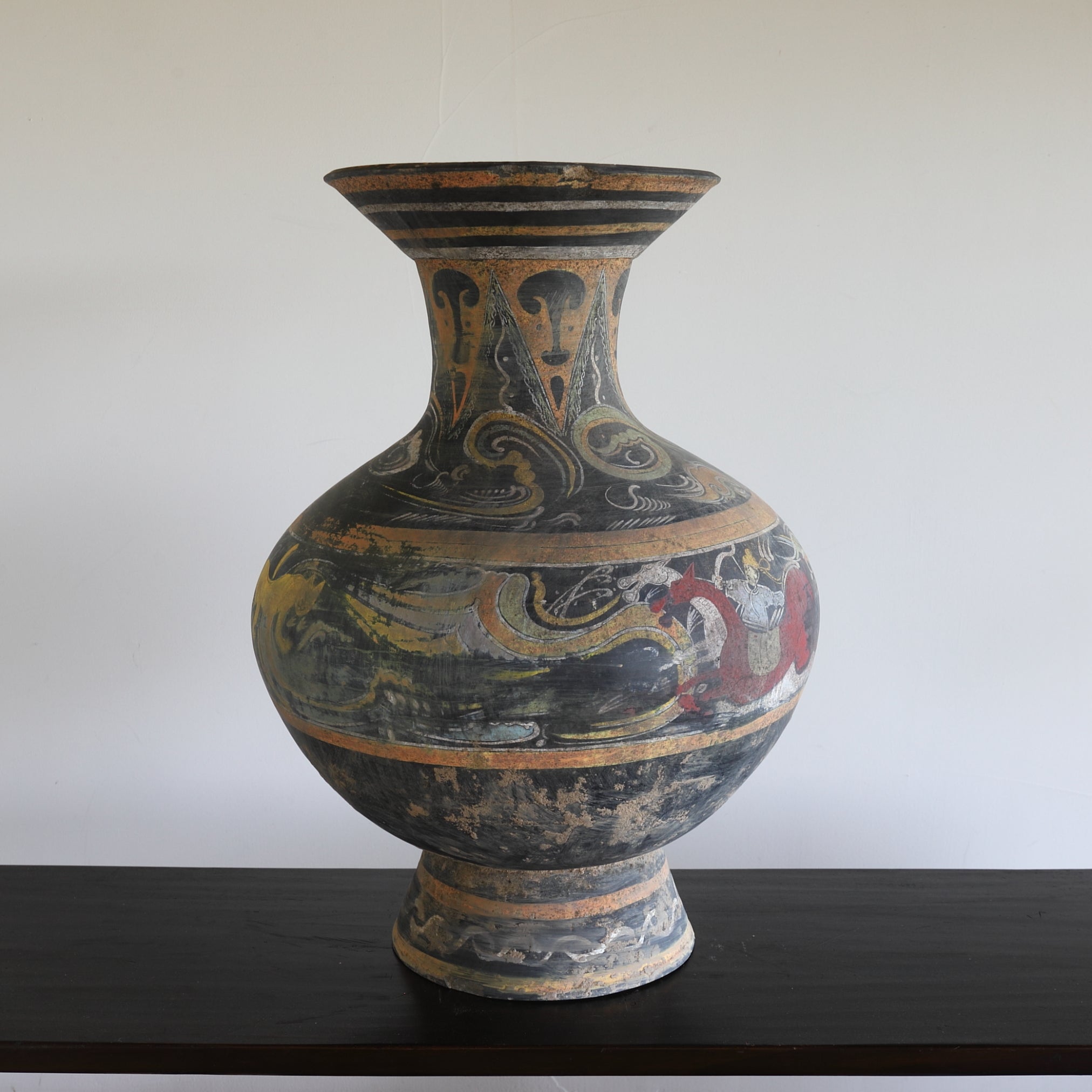 Gray porcelain jar with colorful cloud pattern, Han dynasty/206BCE-220CE