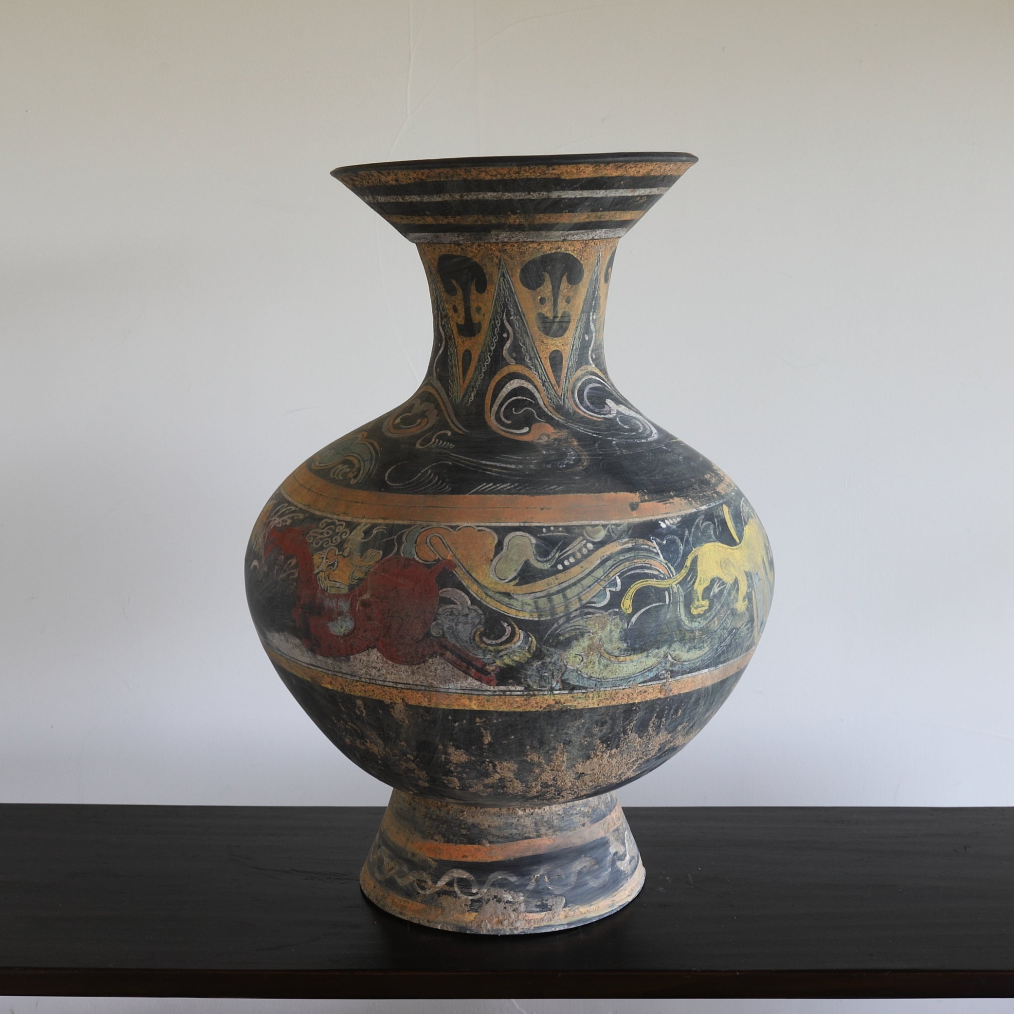 Gray porcelain jar with colorful cloud pattern, Han dynasty/206BCE-220CE