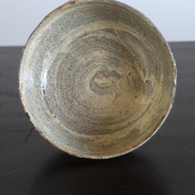 李朝初期，粉青沙器，铁绘草文马上杯（1392-1897年） – 入蘆花