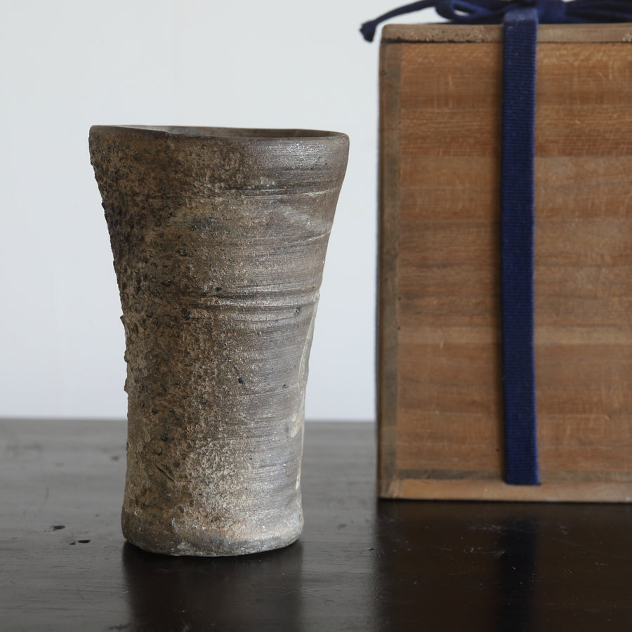 HÄNGE-BLUMENVASE, Sue-Keramik, Kofun-Zeit（250–581 n. Chr.）