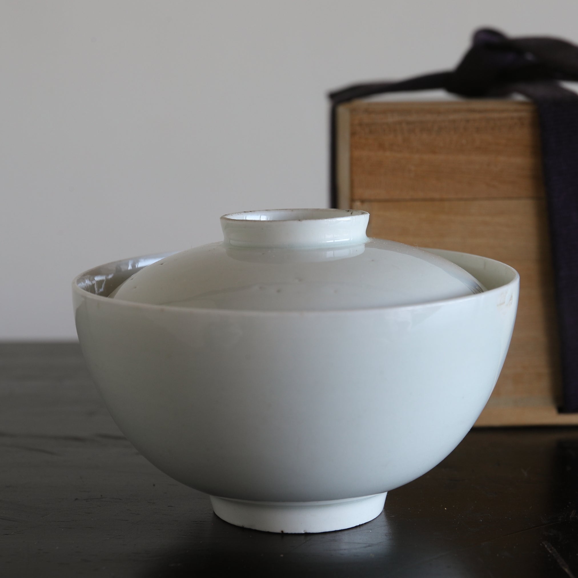 White Goryeo Dehua Kiln Covered Bowl, Ming-Qing Dynasty (1368-1911 CE)