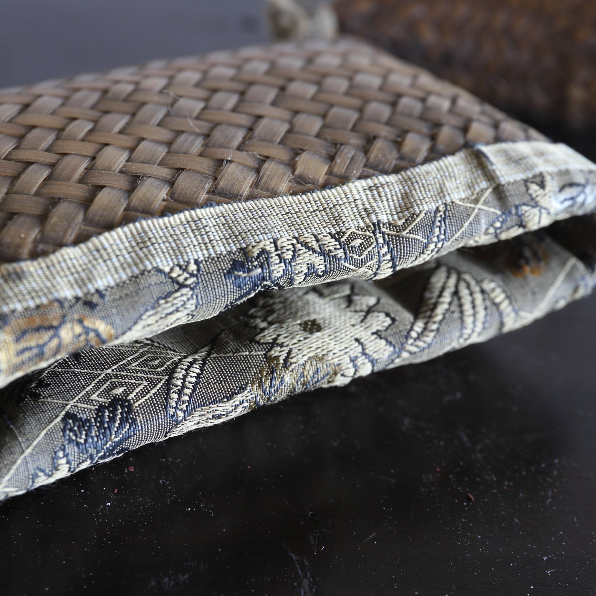 RECIPIENTE CON TAPA VIEJO, Período Edo–Meiji（1603–1912 d. C.）