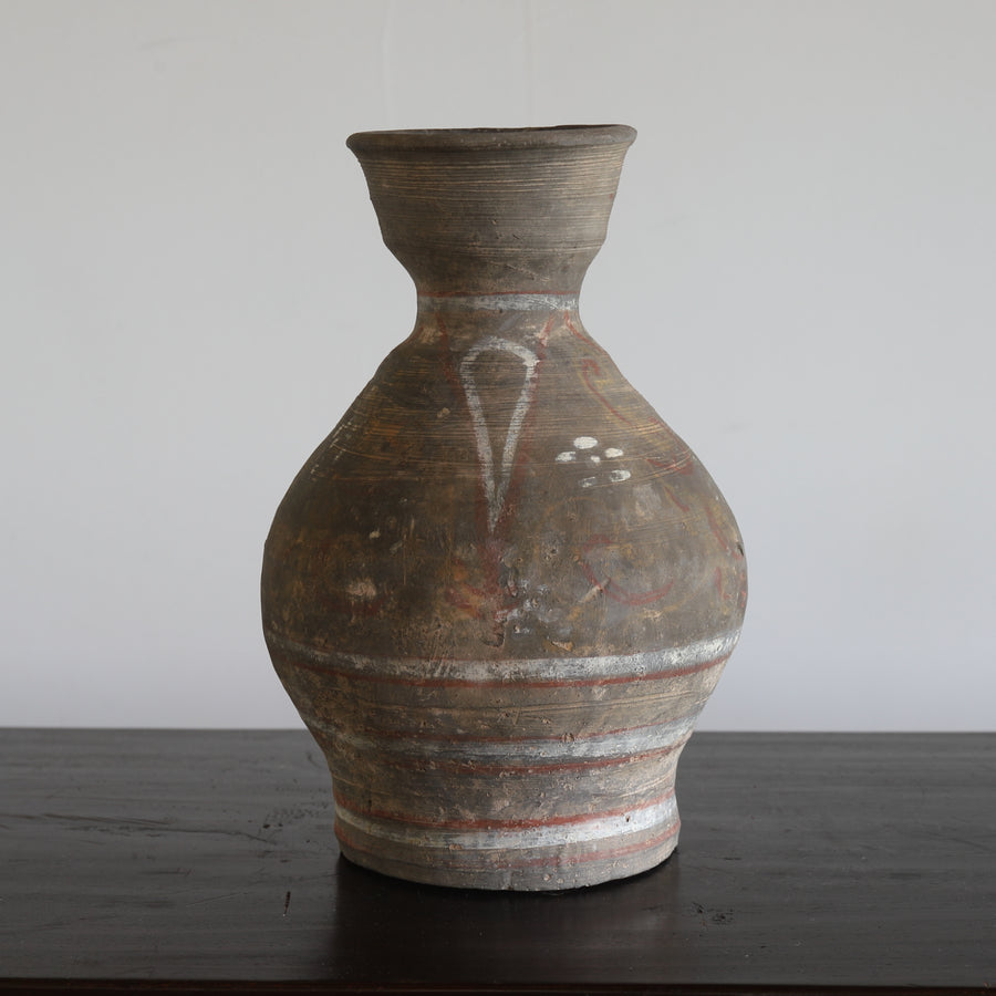 GEFÄSS, Graue Irdenware mit Schlicker und Pigmenten, Han-Dynastie（206 v. Chr.–220 n. Chr.）