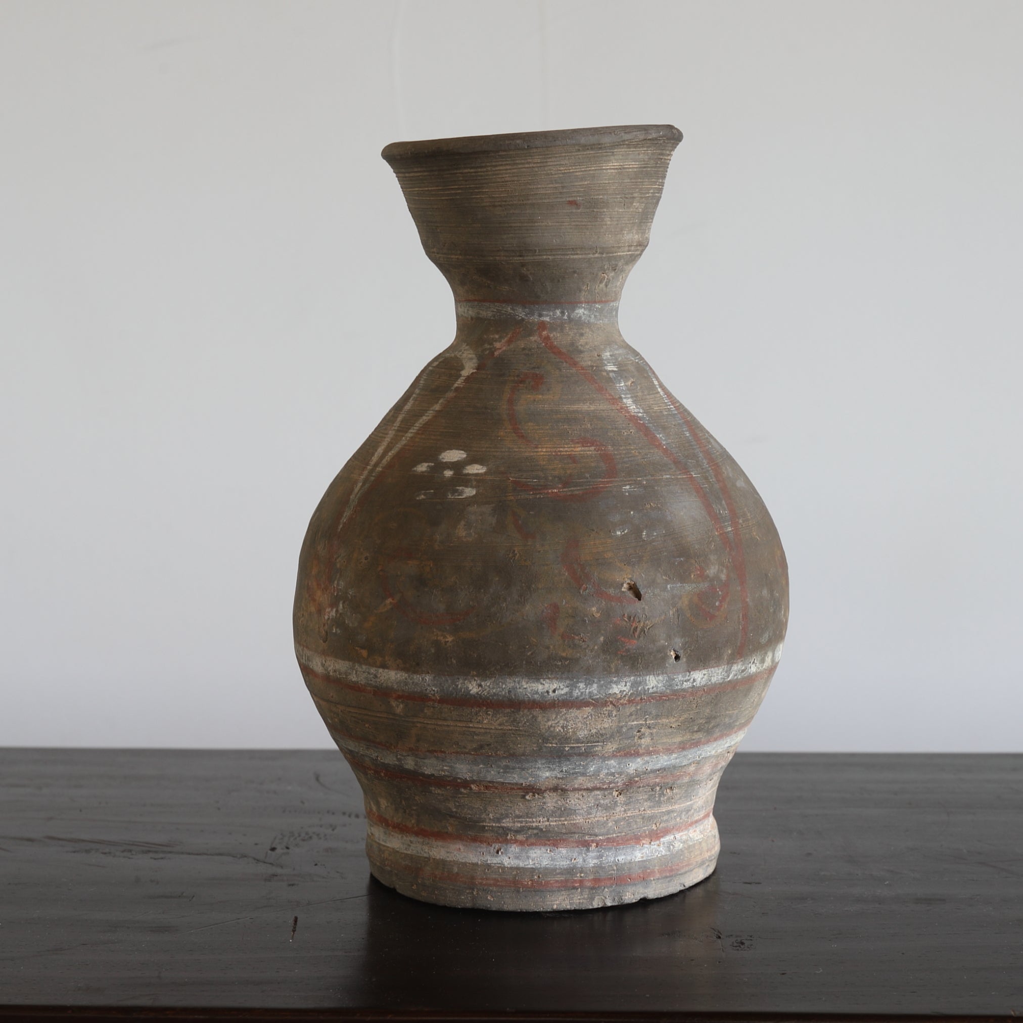 Gray pottery vase, Han Dynasty period/206BCE-220CE