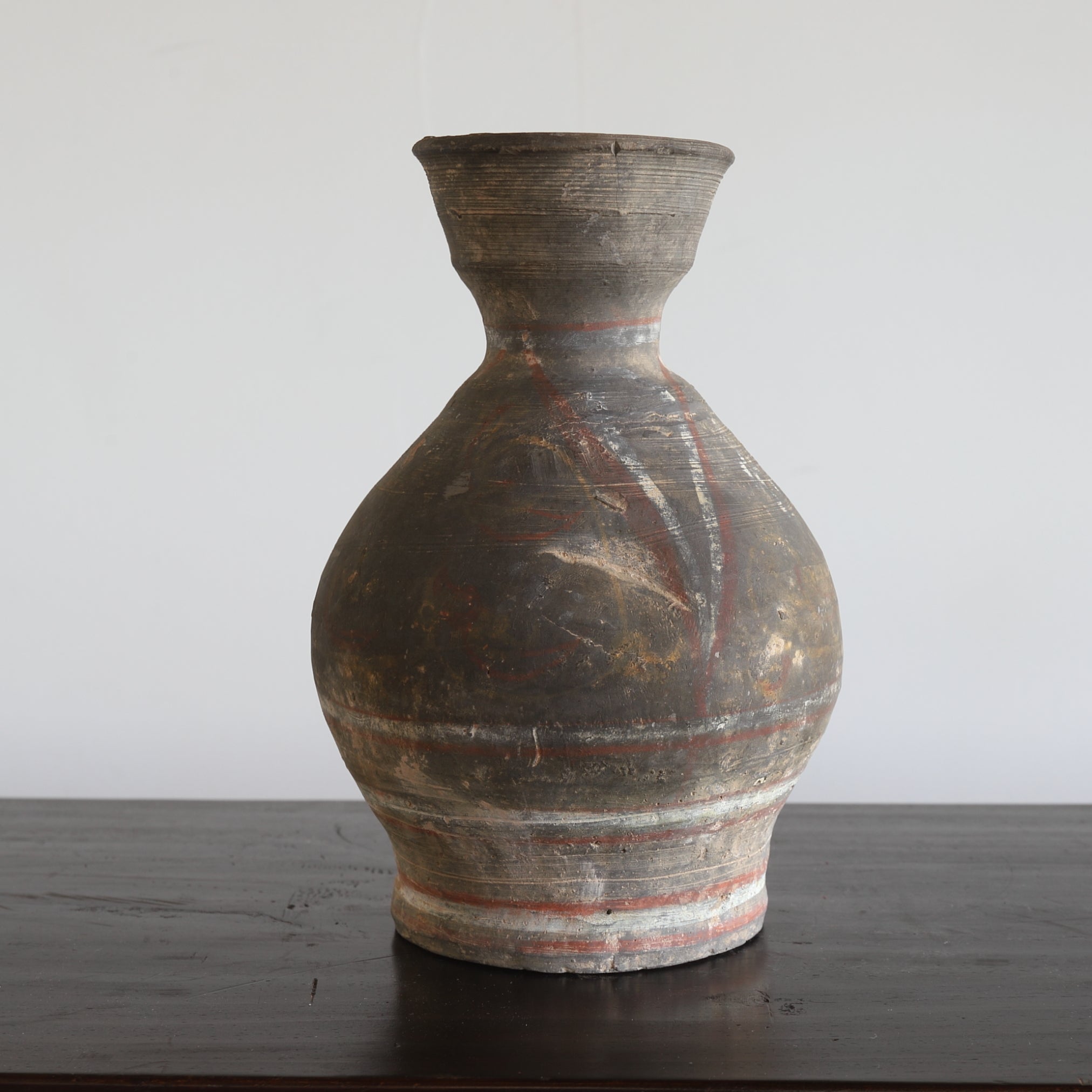 Gray pottery vase, Han Dynasty period/206BCE-220CE