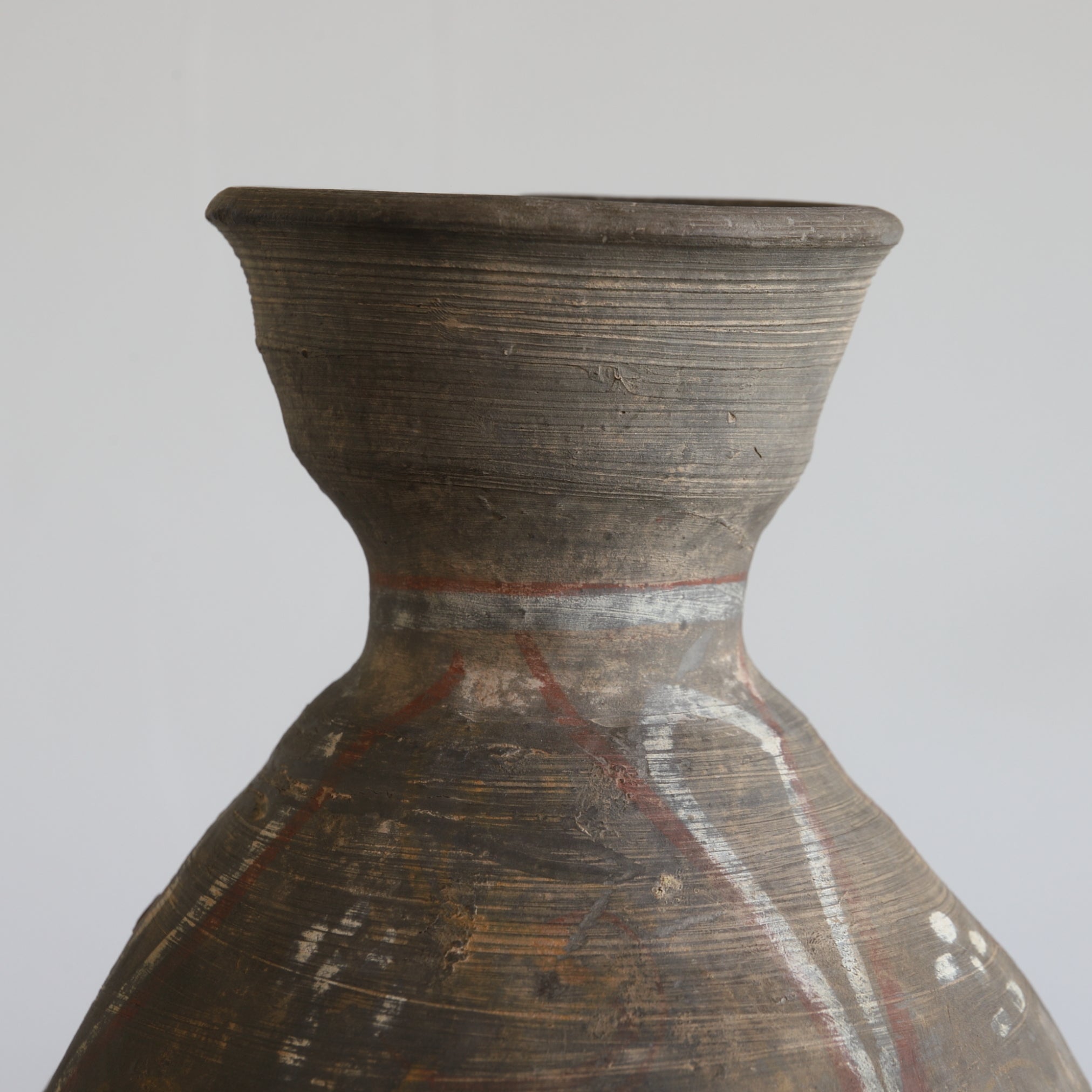 Gray pottery vase, Han Dynasty period/206BCE-220CE