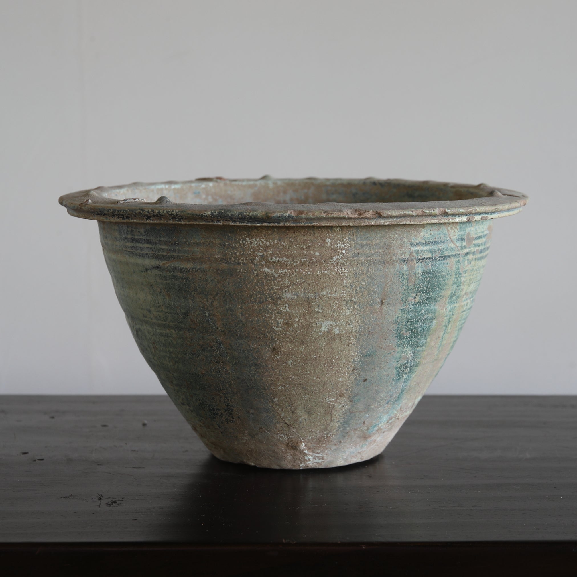 漢代 銀化緑釉広口鉢 盆栽鉢みたて（206 BCE–220 CE）