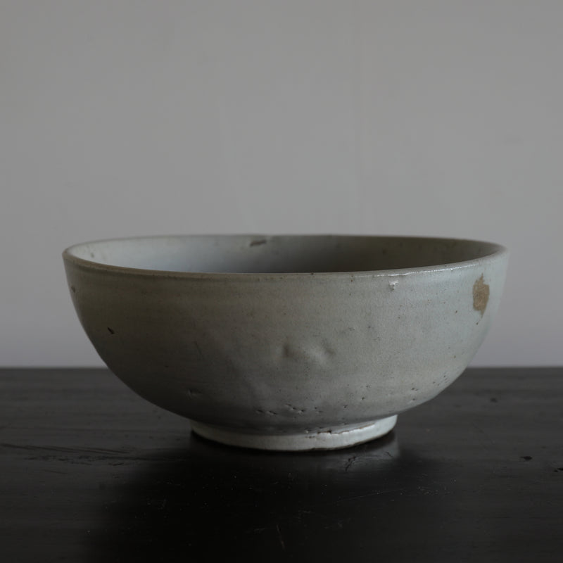 Joseon Dynasty White Porcelain Large Bowl (1392-1897 CE)