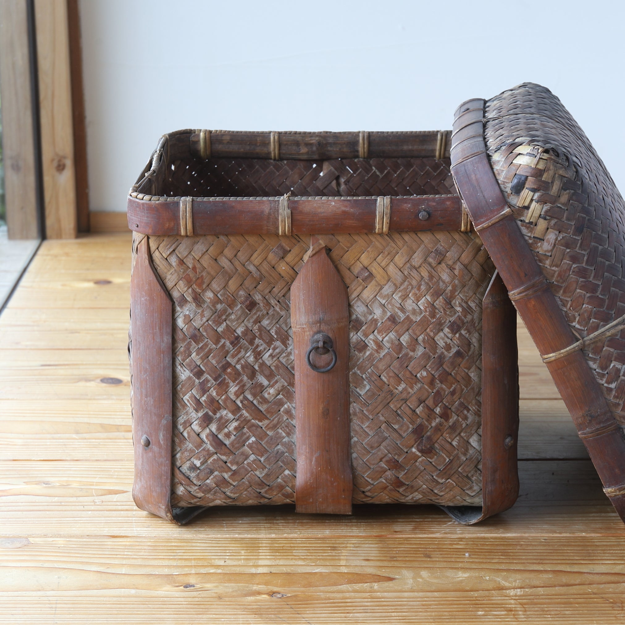 Large Bamboo Basket, Outdoor Tea Gathering Tea Box, Edo-Meiji Period (1603-1912 CE)