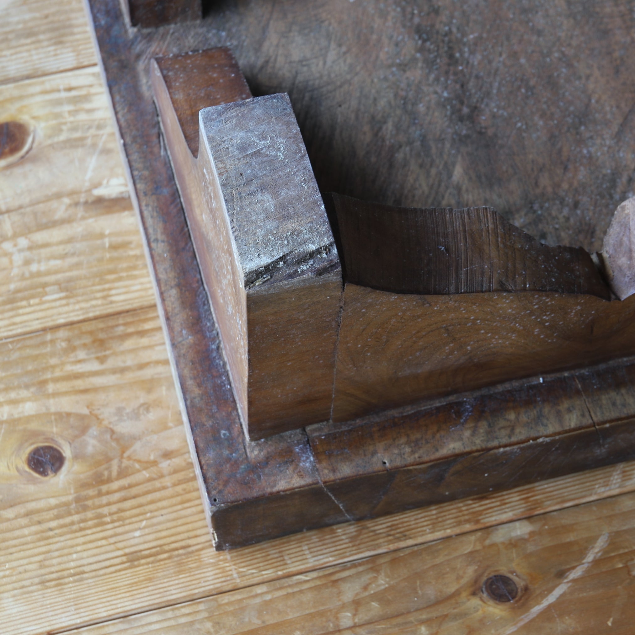 Joseon Dynasty Solid Wood Stand (1392-1897 CE)