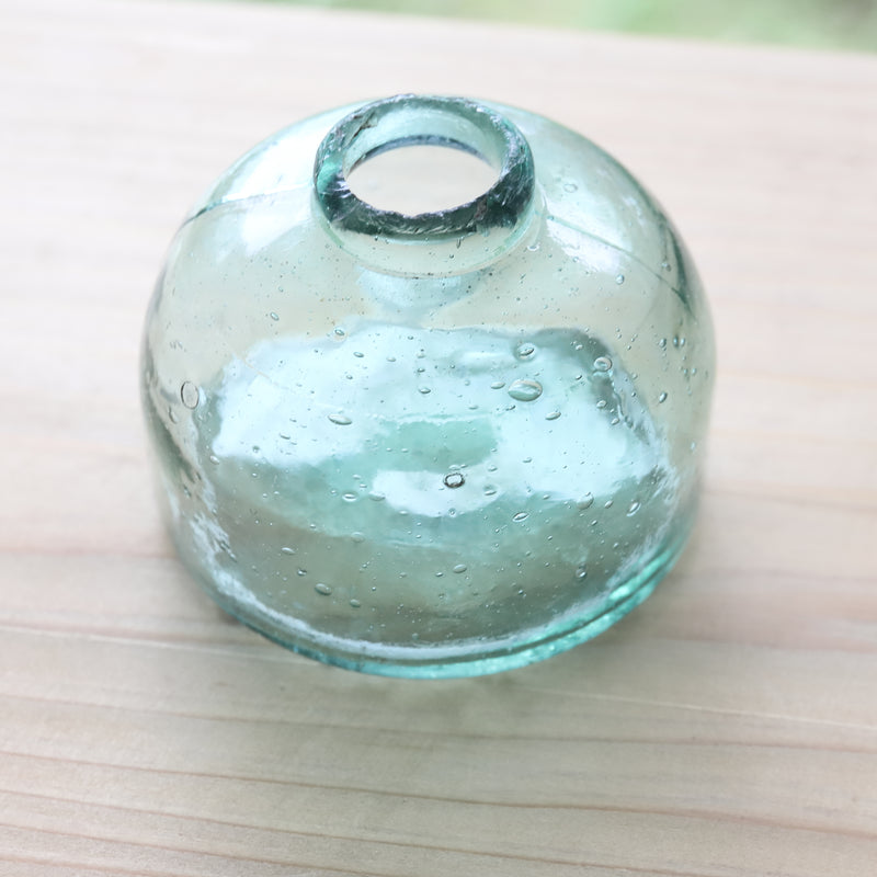 アンティーク 気泡混じりの古硝子小壷（緑） 大正時代/1912-1926CE