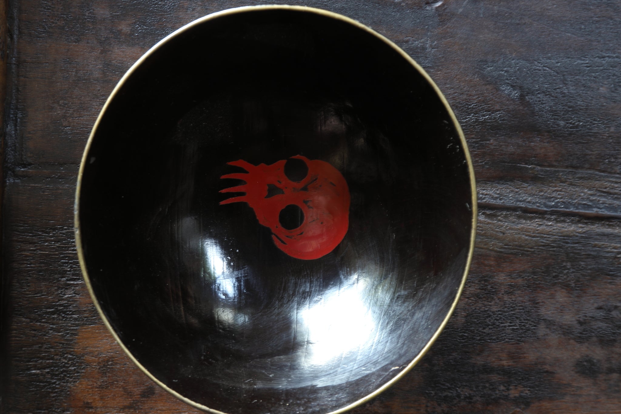 Old Aizu lacquer bowl with skull design, Edo period/1603-1867CE