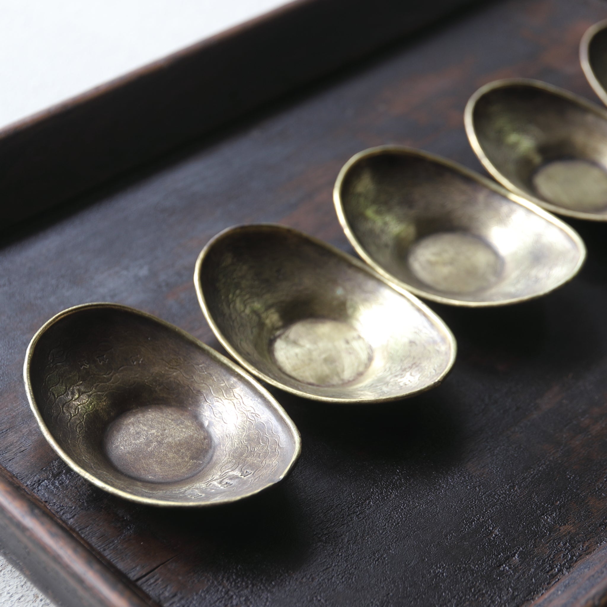 Old copper oval tea bowl with houndstooth engravings, Taisho period/1912-1926CE