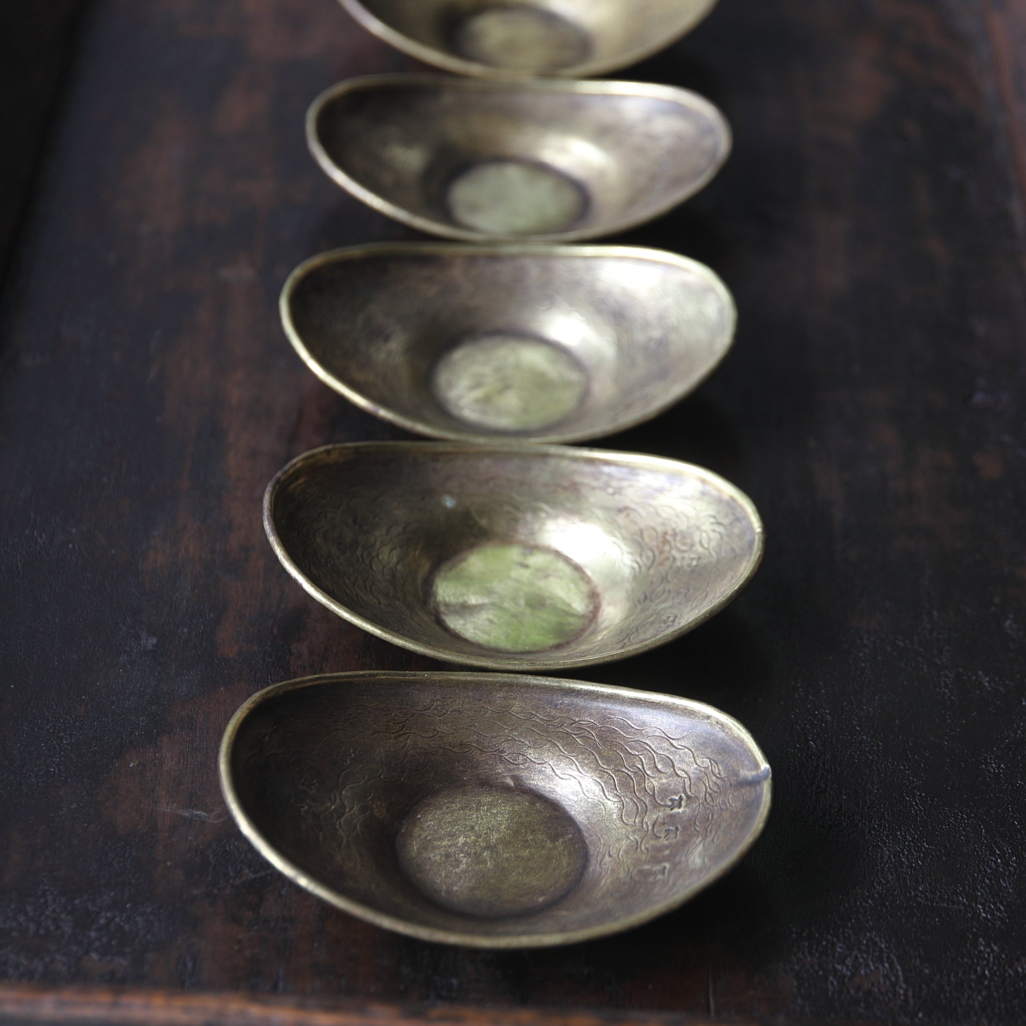 Old copper oval tea bowl with houndstooth engravings, Taisho period/1912-1926CE