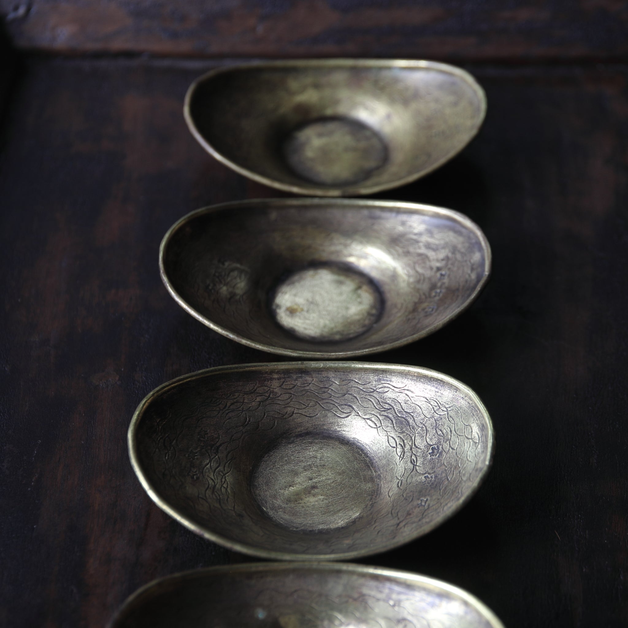 Old copper oval tea bowl with houndstooth engravings, Taisho period/1912-1926CE