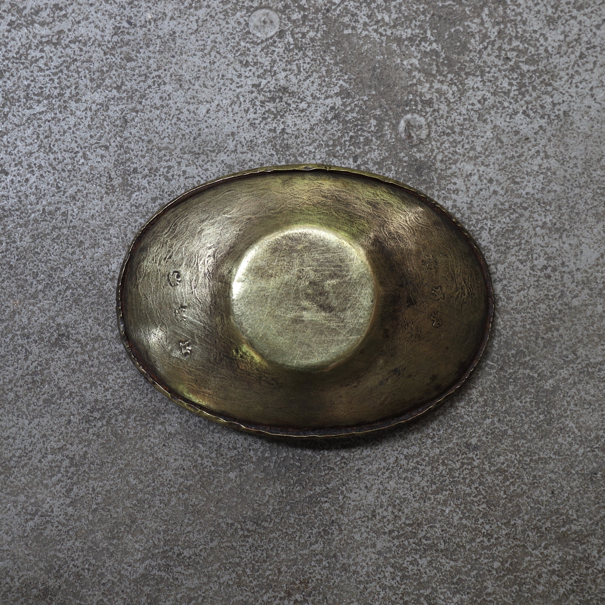 Old copper oval tea bowl with houndstooth engravings, Taisho period/1912-1926CE