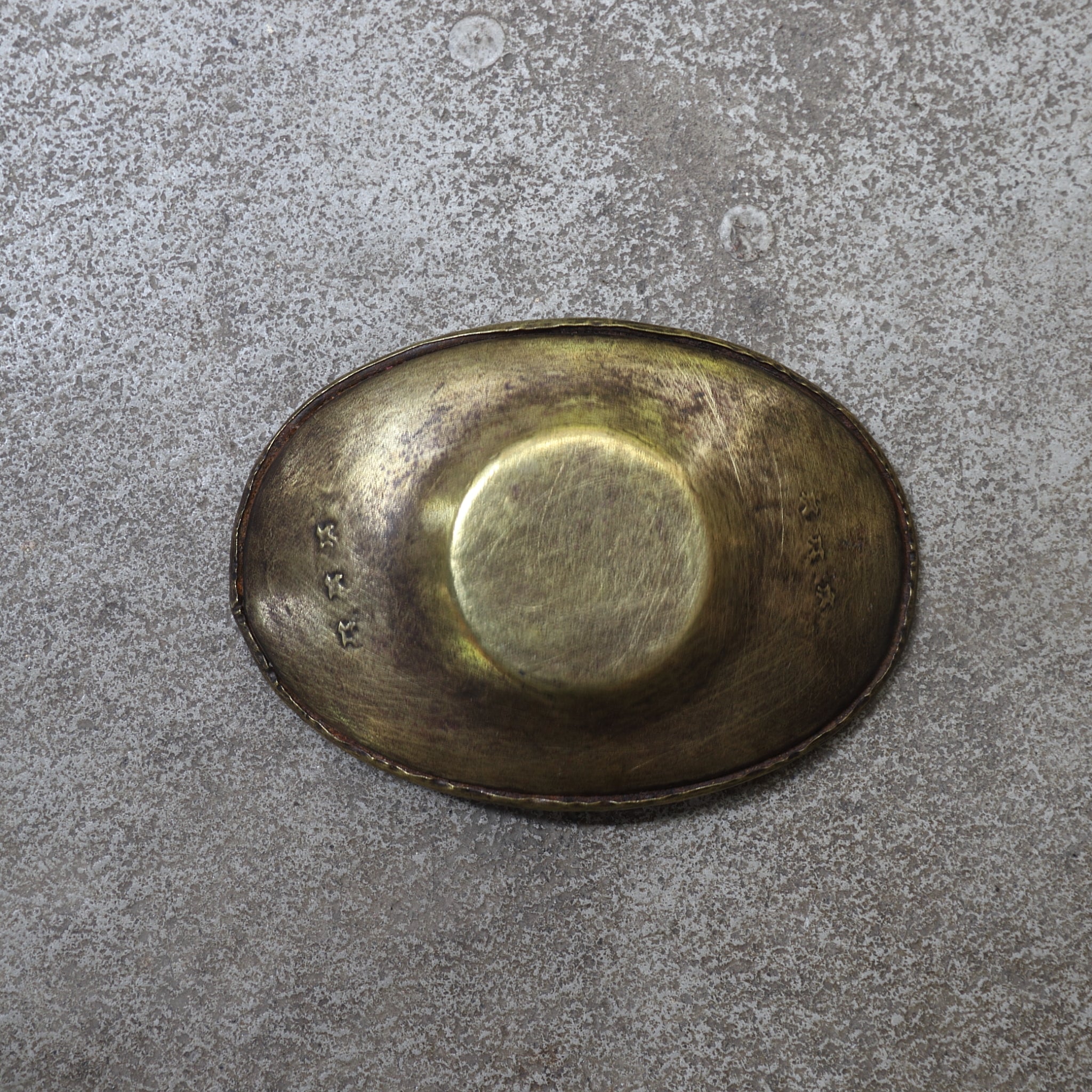 Old copper oval tea bowl with houndstooth engravings, Taisho period/1912-1926CE