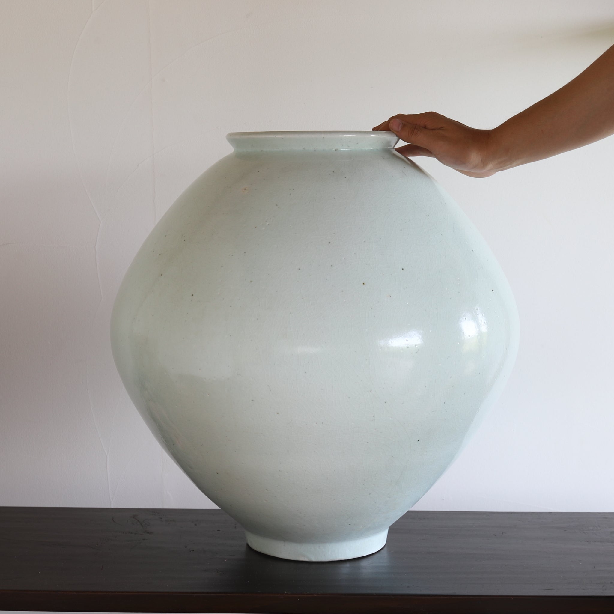 李朝 白磁 満月壷（タルハンアリ）