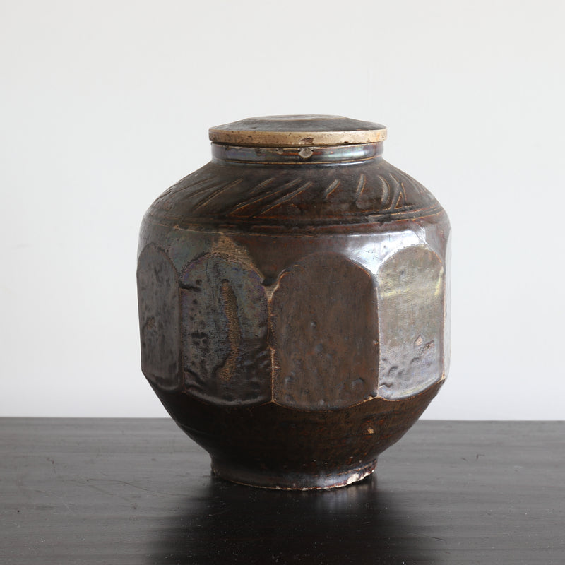 李朝飴釉面取有盖瓶，李氏朝鲜时代（1392-1897年）