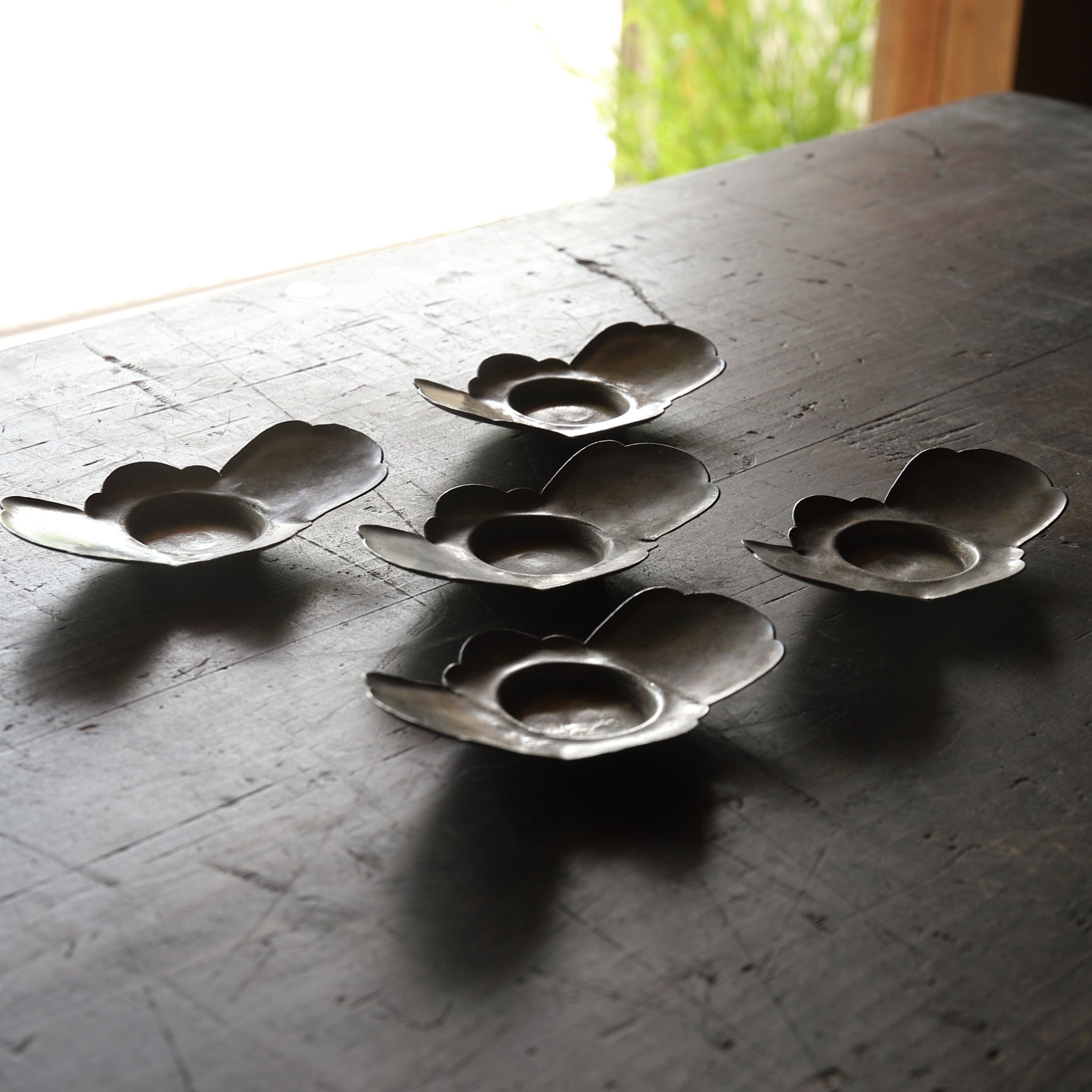 Qing Dynasty Antique Tin Flower-shaped Tea Tray with Inscription, Qing Dynasty (1616-1911CE)