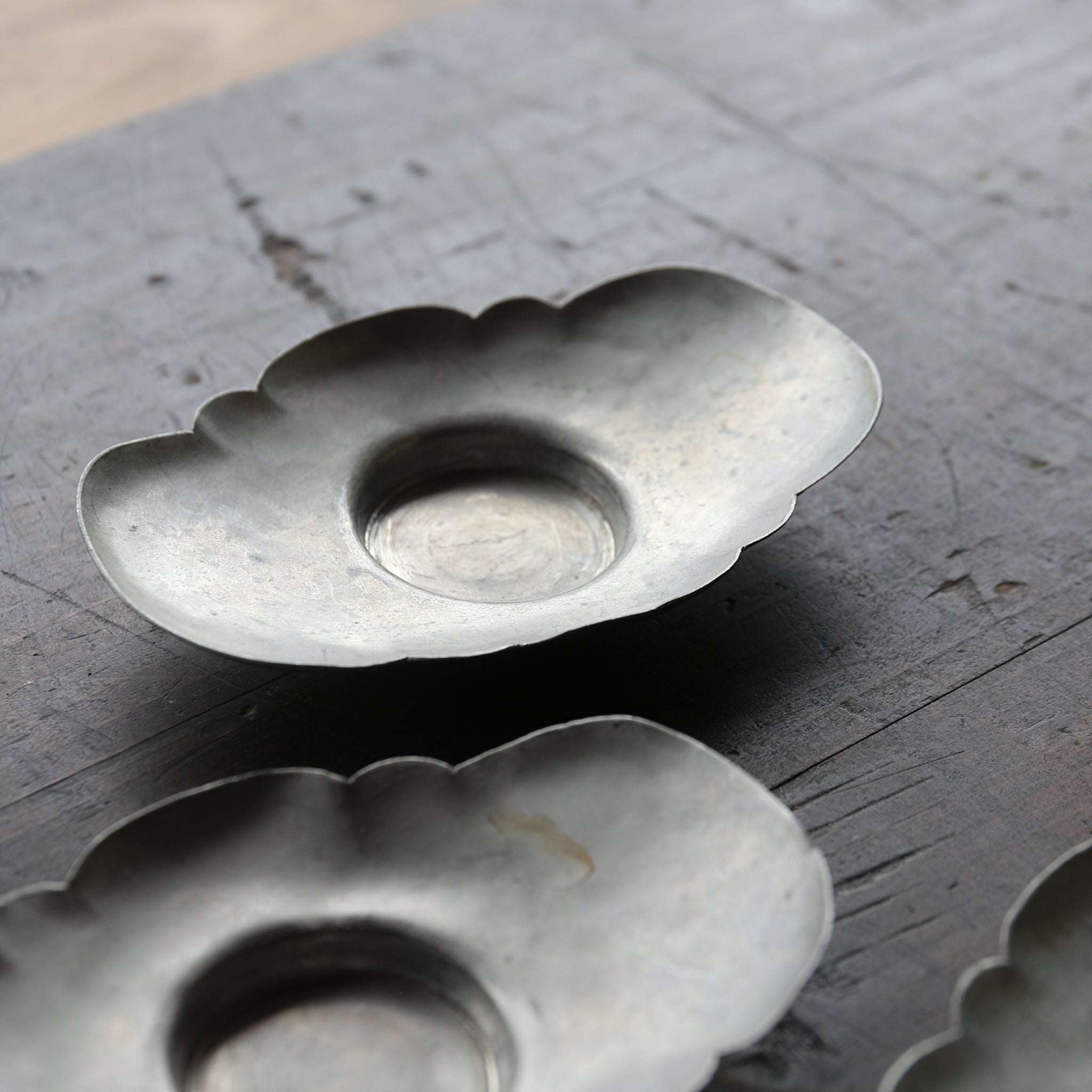 Qing Dynasty Antique Tin Flower-shaped Tea Tray with Inscription, Qing Dynasty (1616-1911CE)