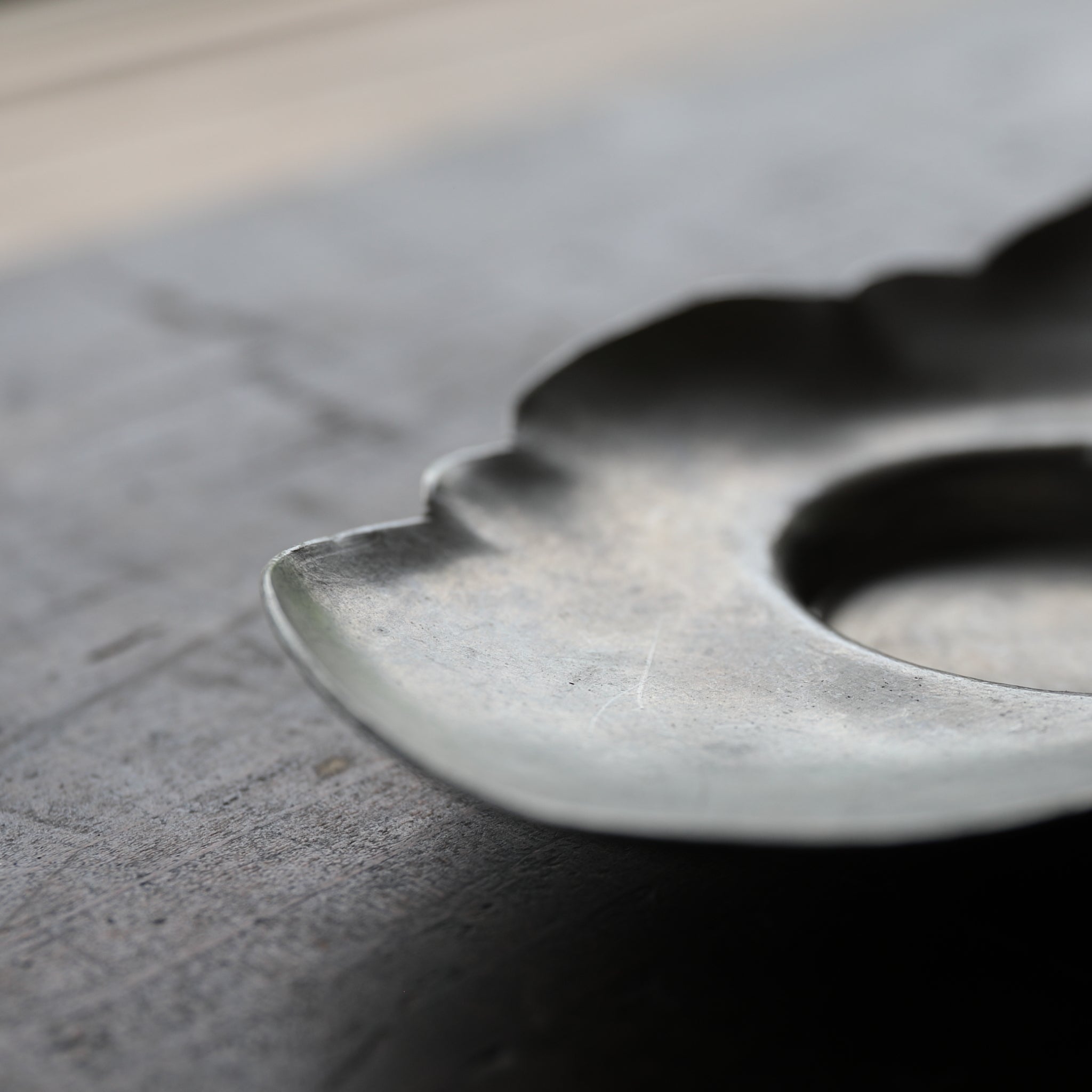 Qing Dynasty Antique Tin Flower-shaped Tea Tray with Inscription, Qing Dynasty (1616-1911CE)