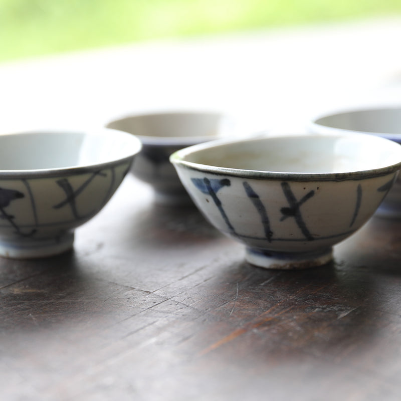 Qing Dynasty Set of 5 Blue and White Grass Pattern Tea Bowls, Qing Dynasty (1616-1911CE)