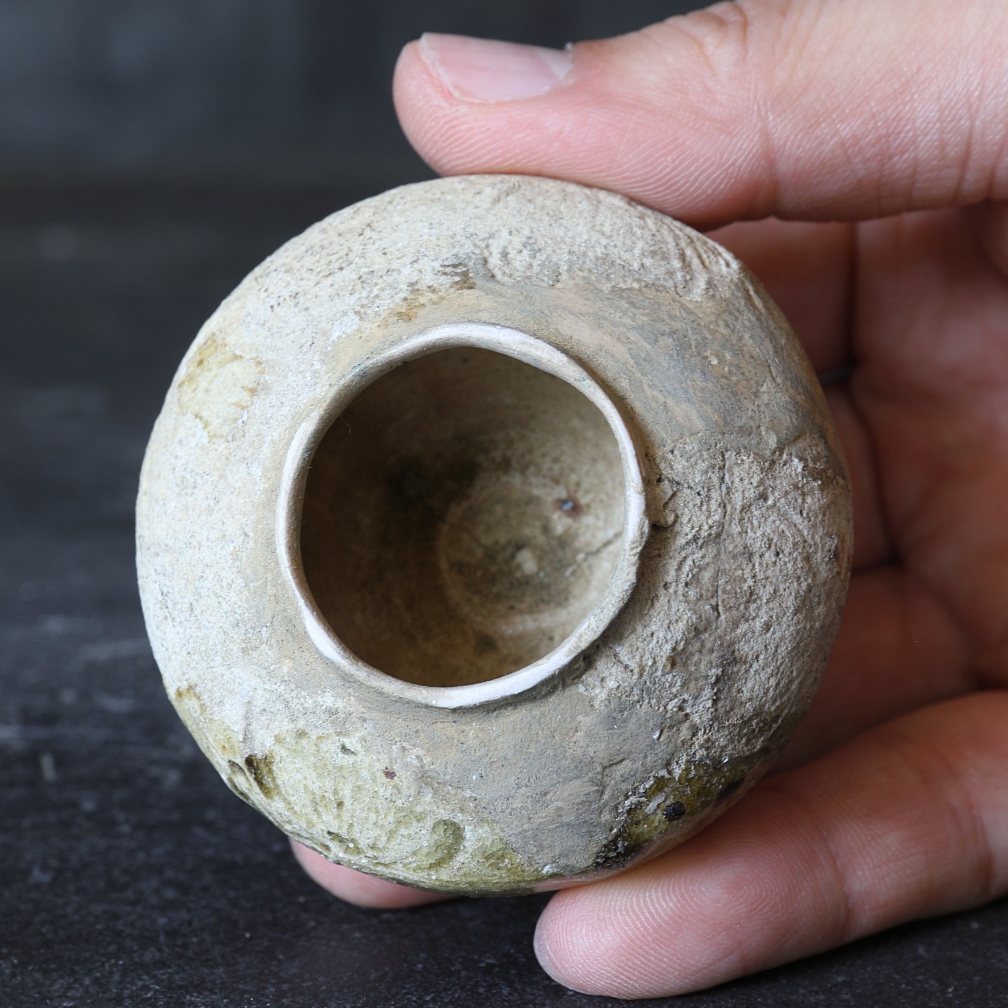 鎌倉時代 古瀬戸 印花蓮文合子 茶入（1185–1333 CE）