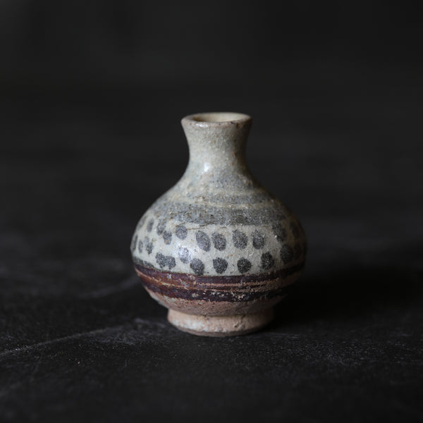 宋胡录铁绘小壶，12至16世纪