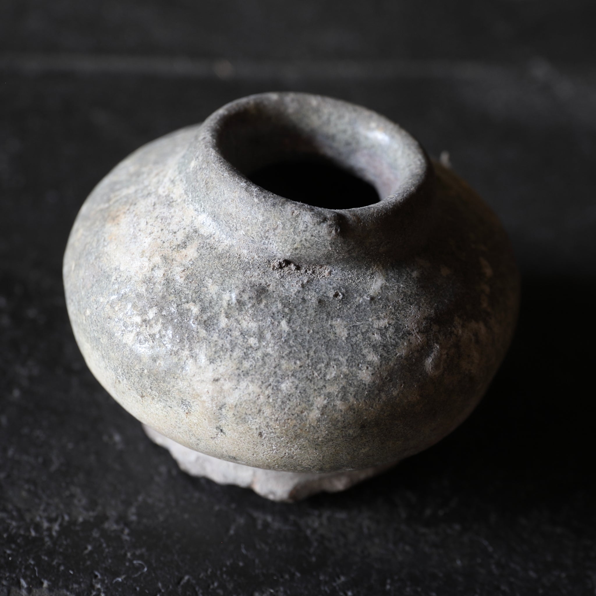 Sung Dynasty Hu Lu Gray Glazed Small Pot, 12th-16th century