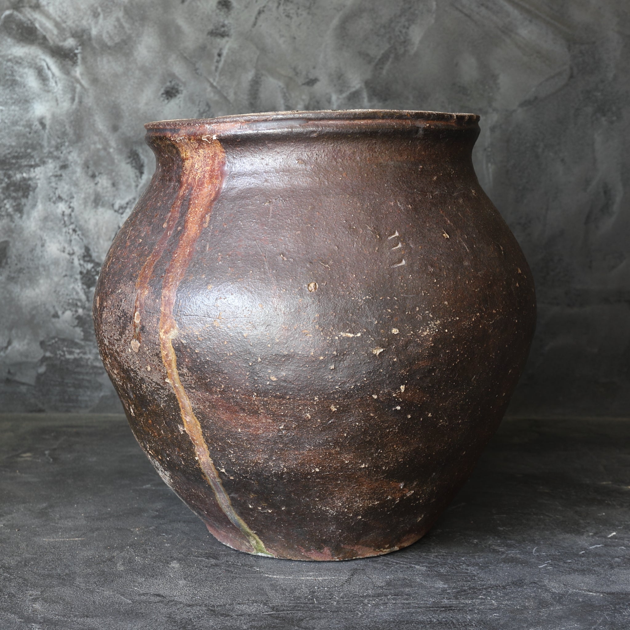 Antique Echizen Pottery Jar, Azuchi-Momoyama to Edo Period (1573-1867CE)