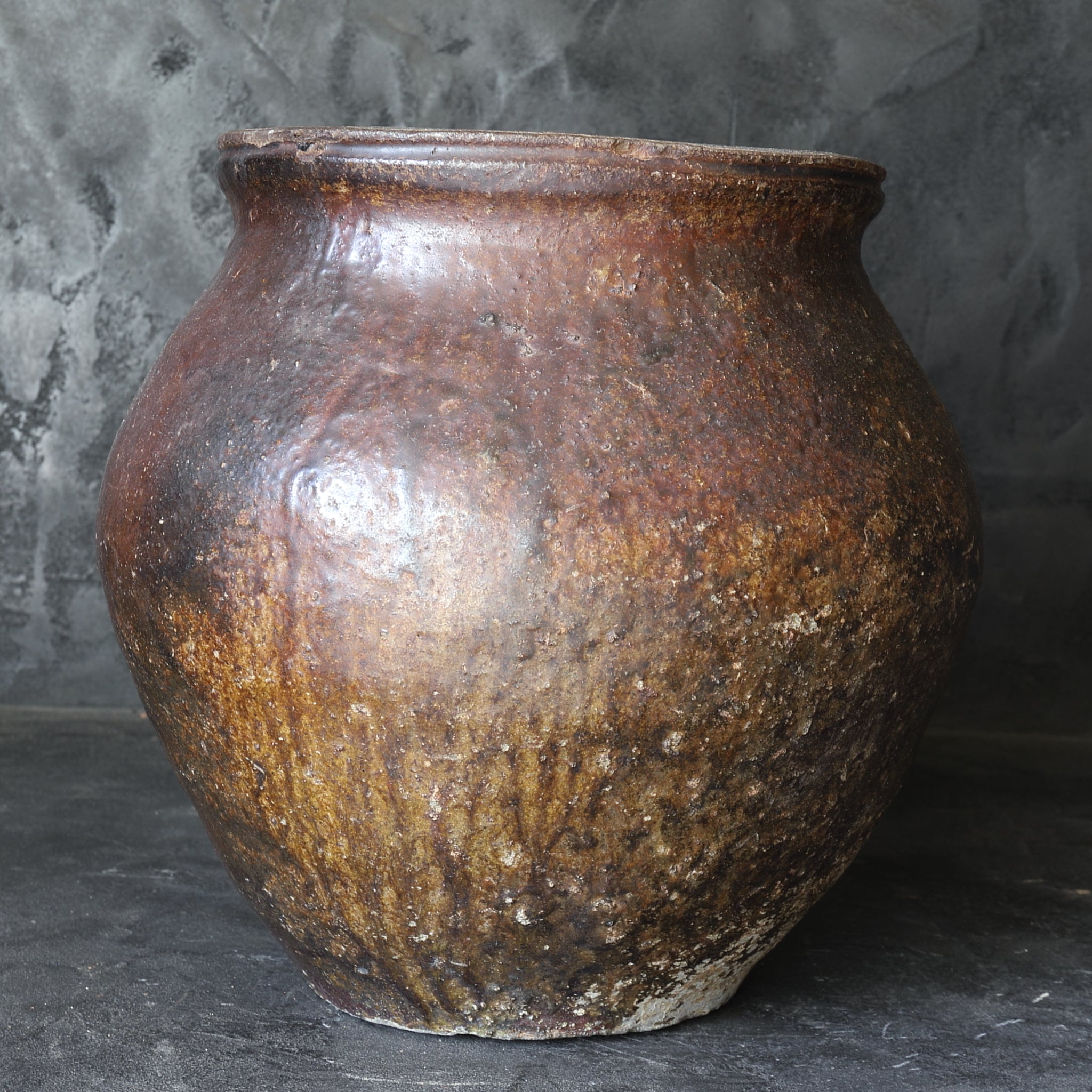 Antique Echizen Pottery Jar, Azuchi-Momoyama to Edo Period (1573-1867CE)