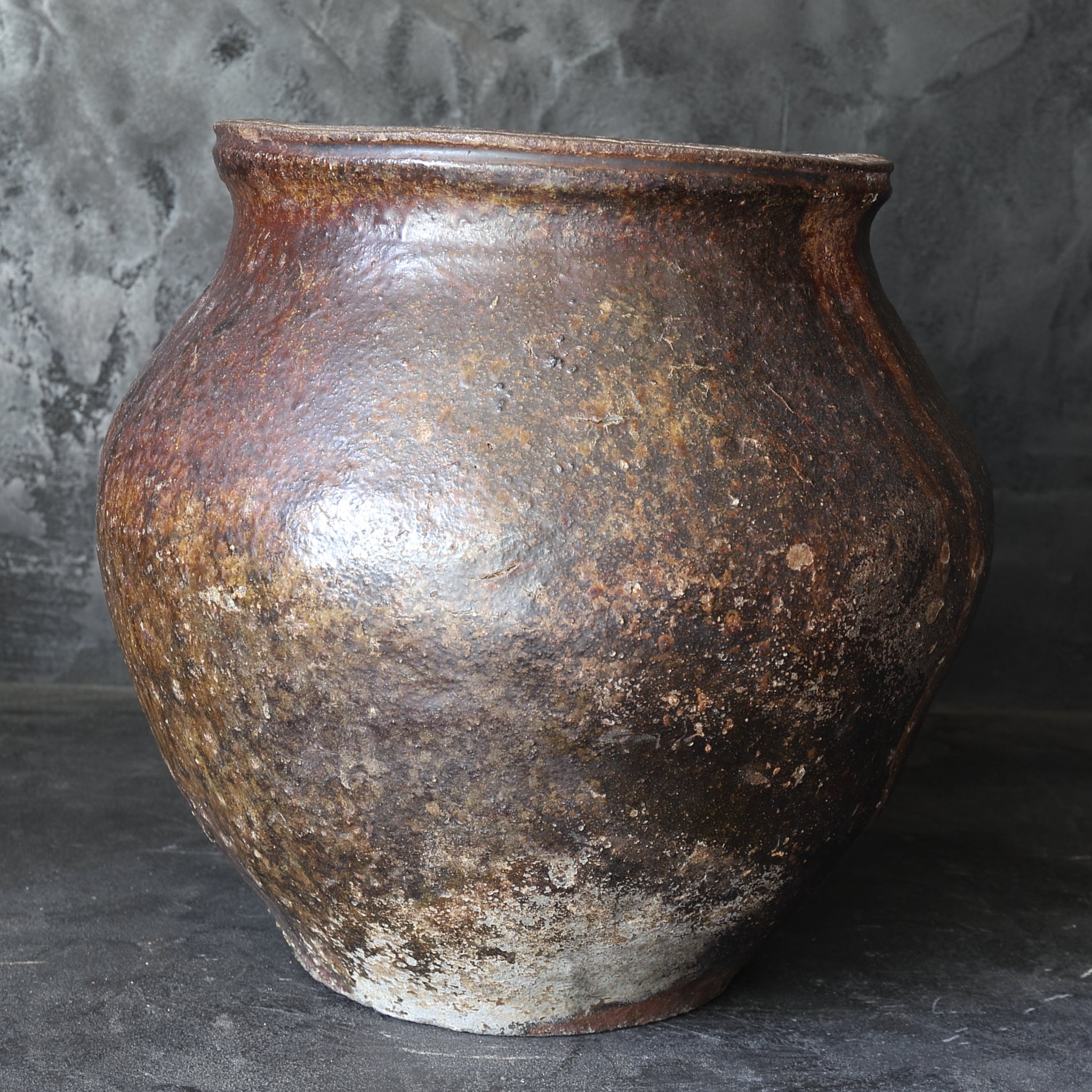 Antique Echizen Pottery Jar, Azuchi-Momoyama to Edo Period (1573-1867CE)