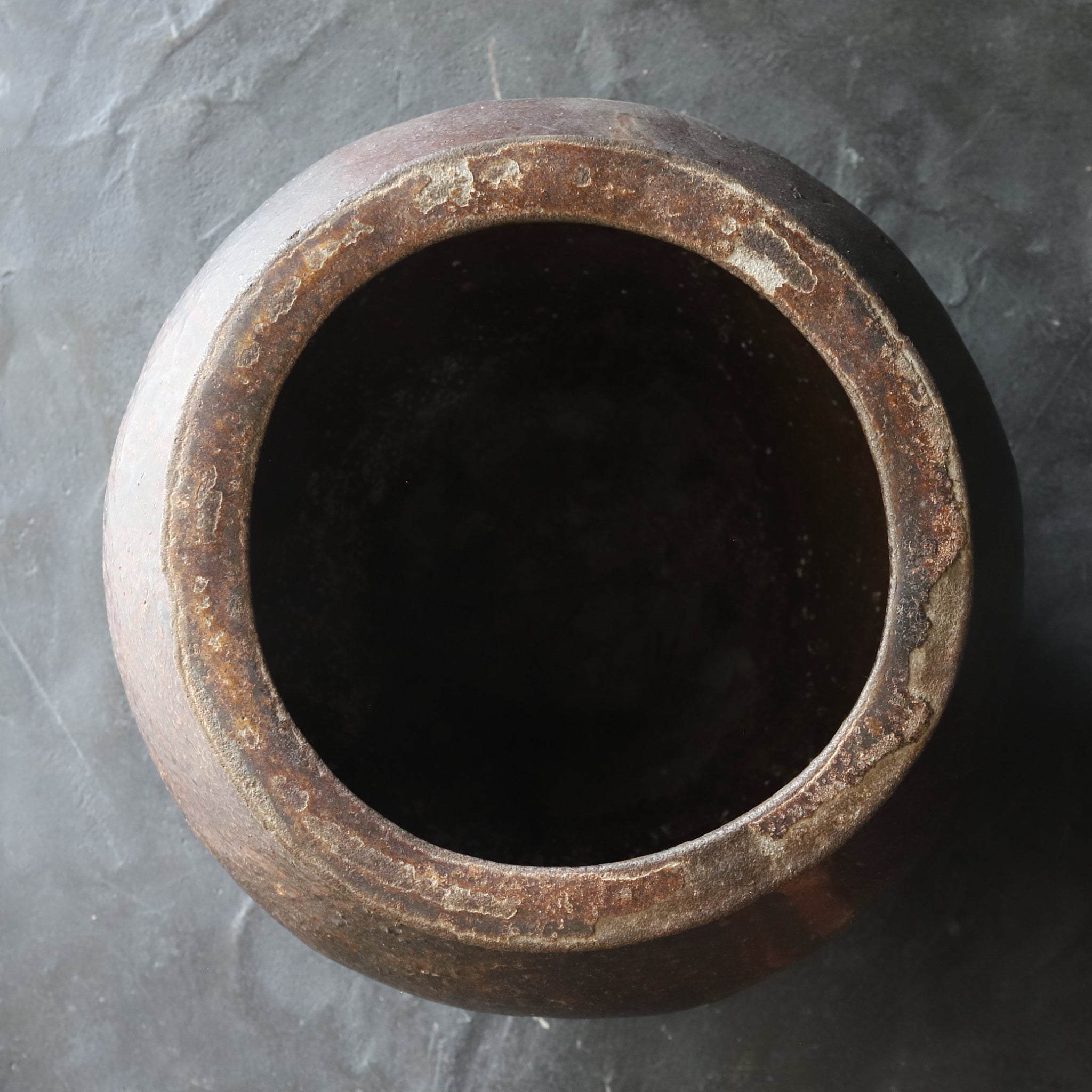 室町–安土桃山時代 古越前 甕（1336–1603CE）