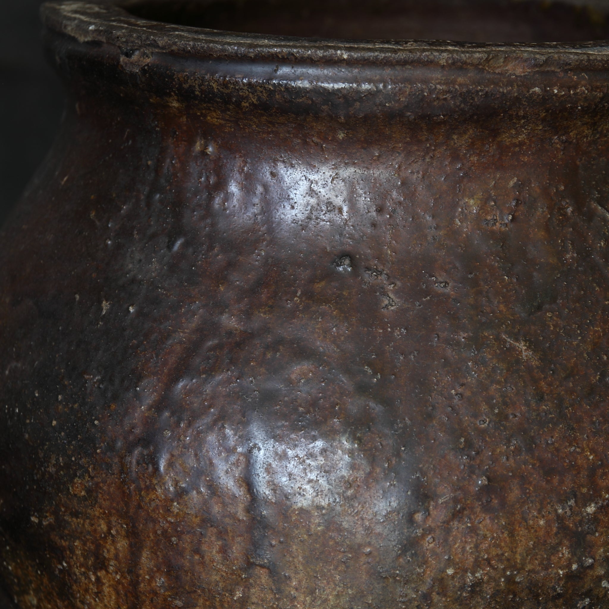 Antique Echizen Pottery Jar, Azuchi-Momoyama to Edo Period (1573-1867CE)