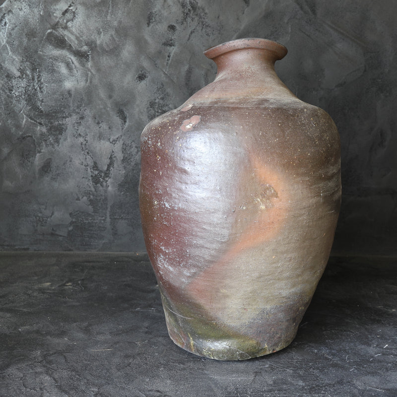 南蛮粉青沙器大壶，室町时代（1336-1573年）