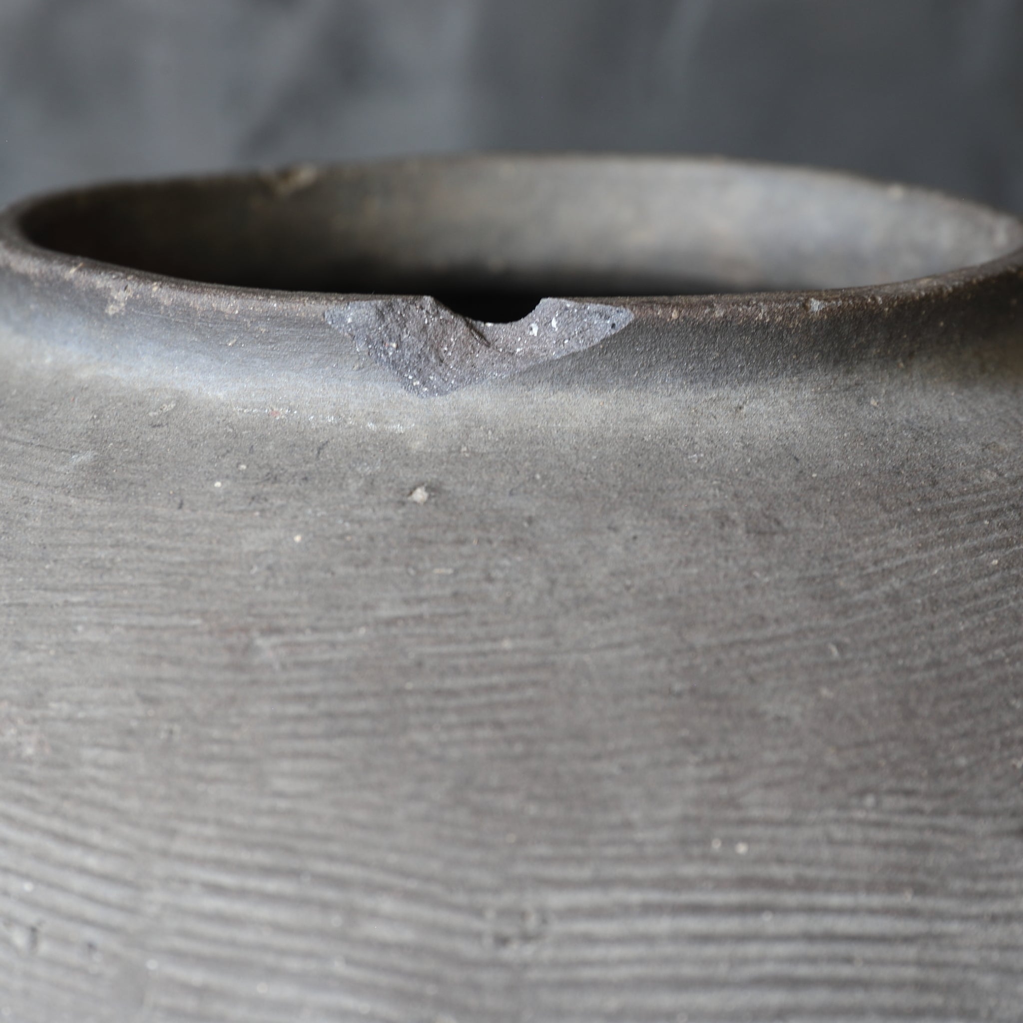 GEFÄSS, Suzu, mit eindruckdekor, Kamakura-Zeit（1185–1333 n
