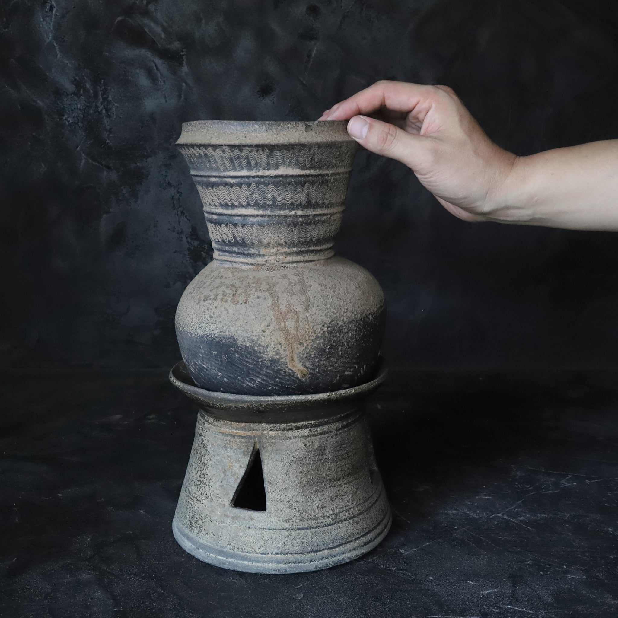 Silla Earthenware Pot with Stand, Silla Period (668-900CE)