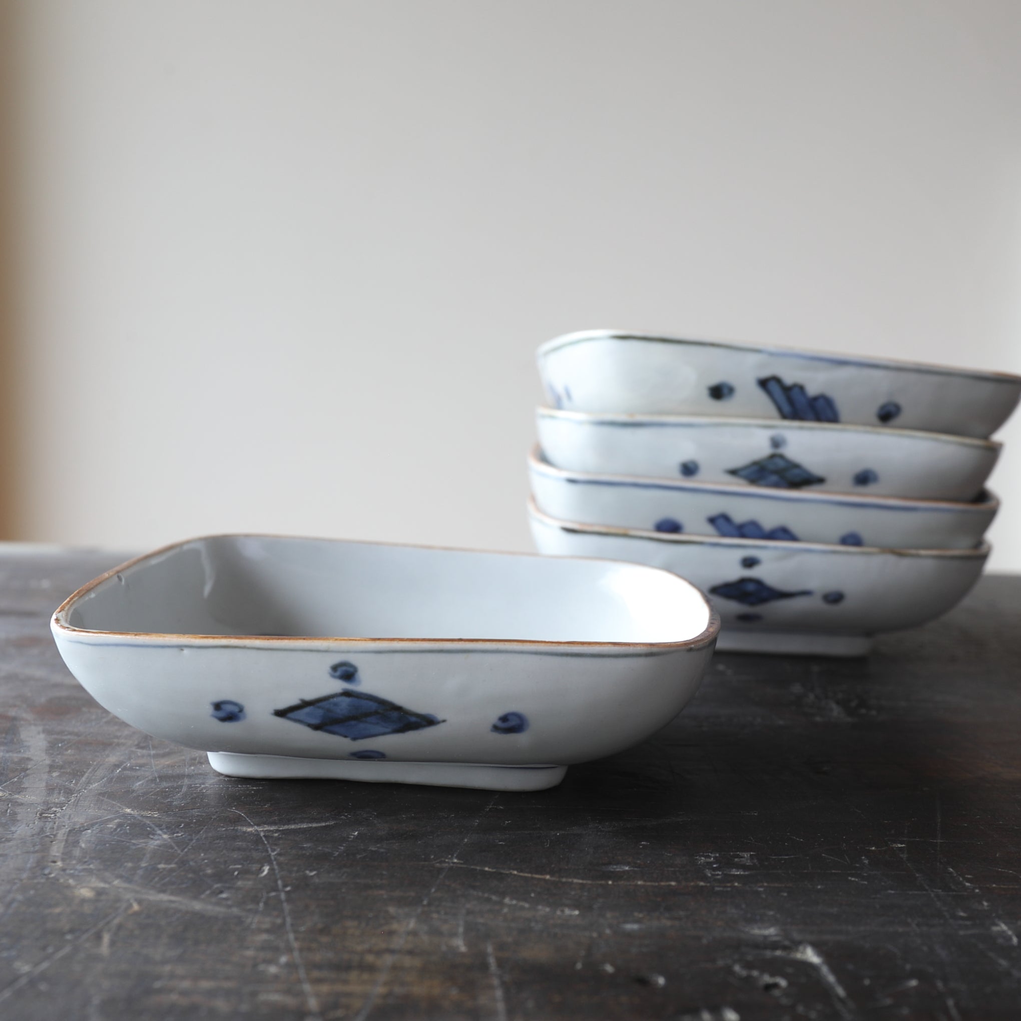 Set of 5 Antique Imari Square Plates with Vine and Grass Design, Edo Period (1603-1867 CE)