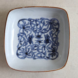 Set of 5 Antique Imari Square Plates with Vine and Grass Design, Edo Period (1603-1867 CE)