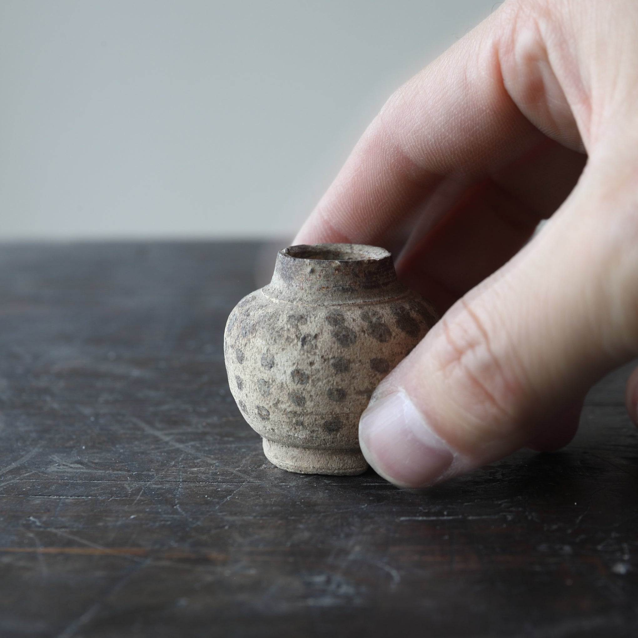 宋胡録（スンコロク） 小壷（中世：12–16世紀）
