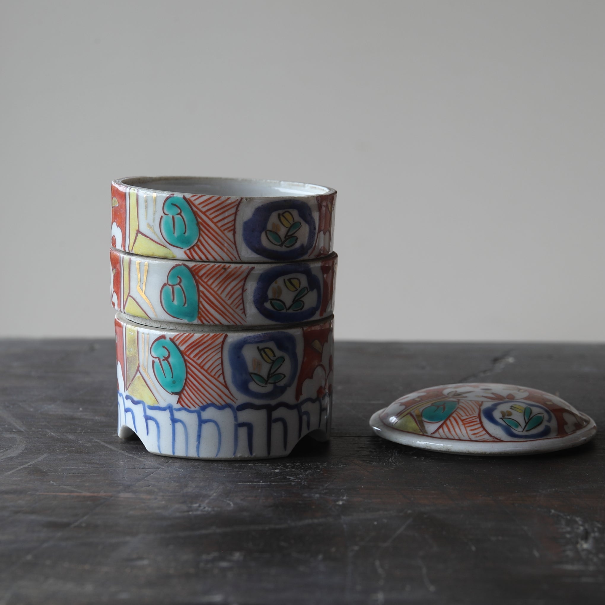 江戸時代 古伊万里 色絵菓子段重（1603–1867 CE） | 入蘆花（ロカニイル）