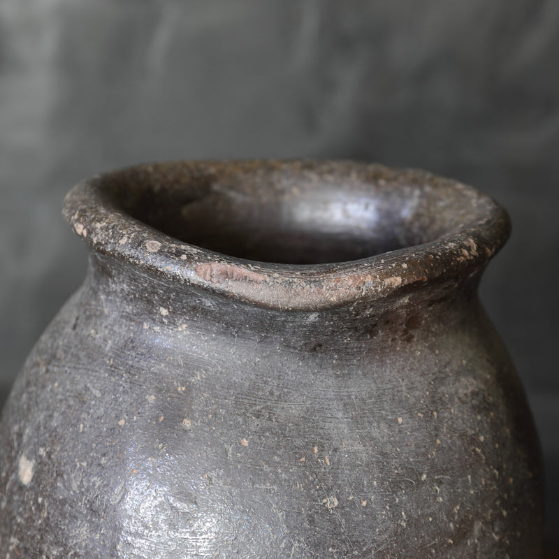 古常滑猫爪壶，室町时代(1336-1573CE) – 入蘆花（ロカニイル）