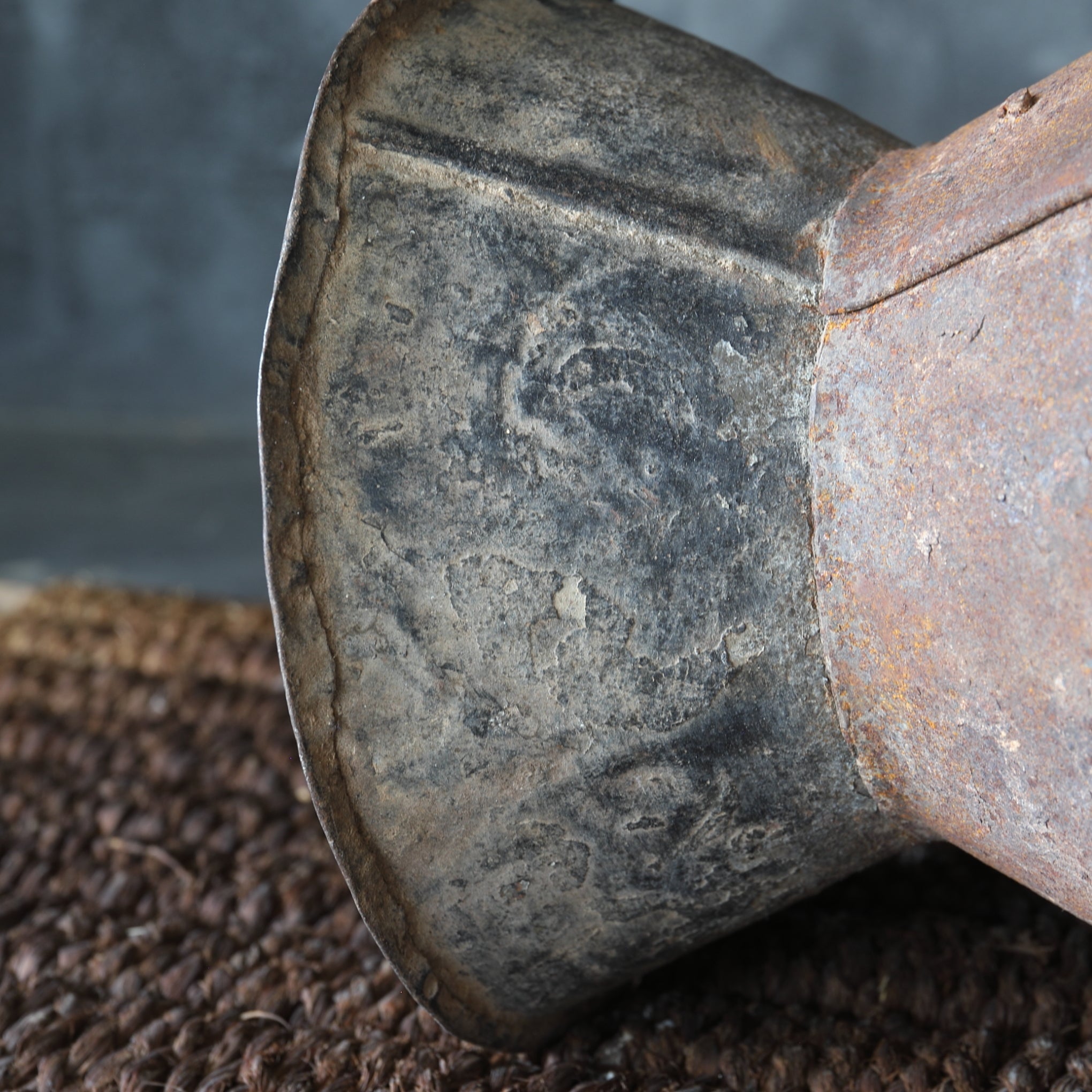 西アフリカアンティーク ブリキの涼炉（近世：16–19世紀） | 入蘆花