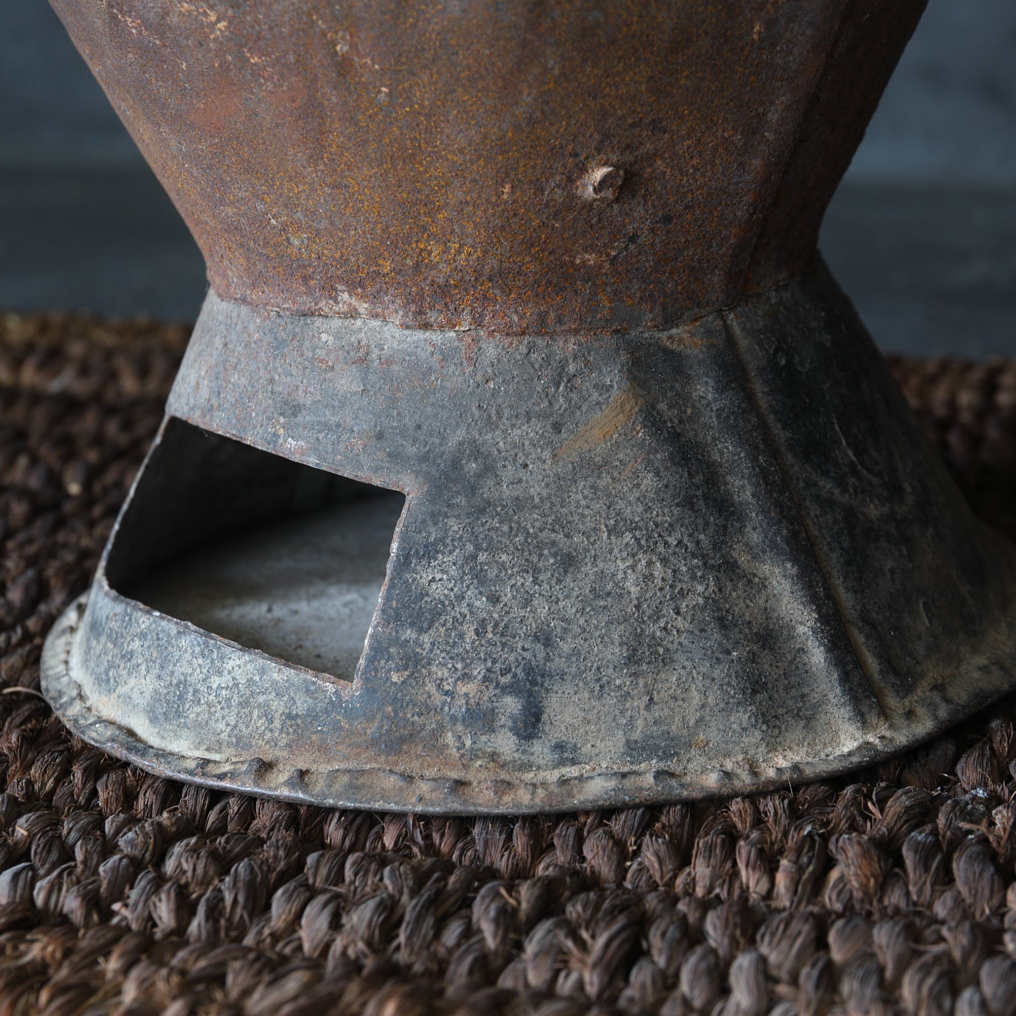 西アフリカアンティーク ブリキの涼炉（近世：16–19世紀） | 入蘆花