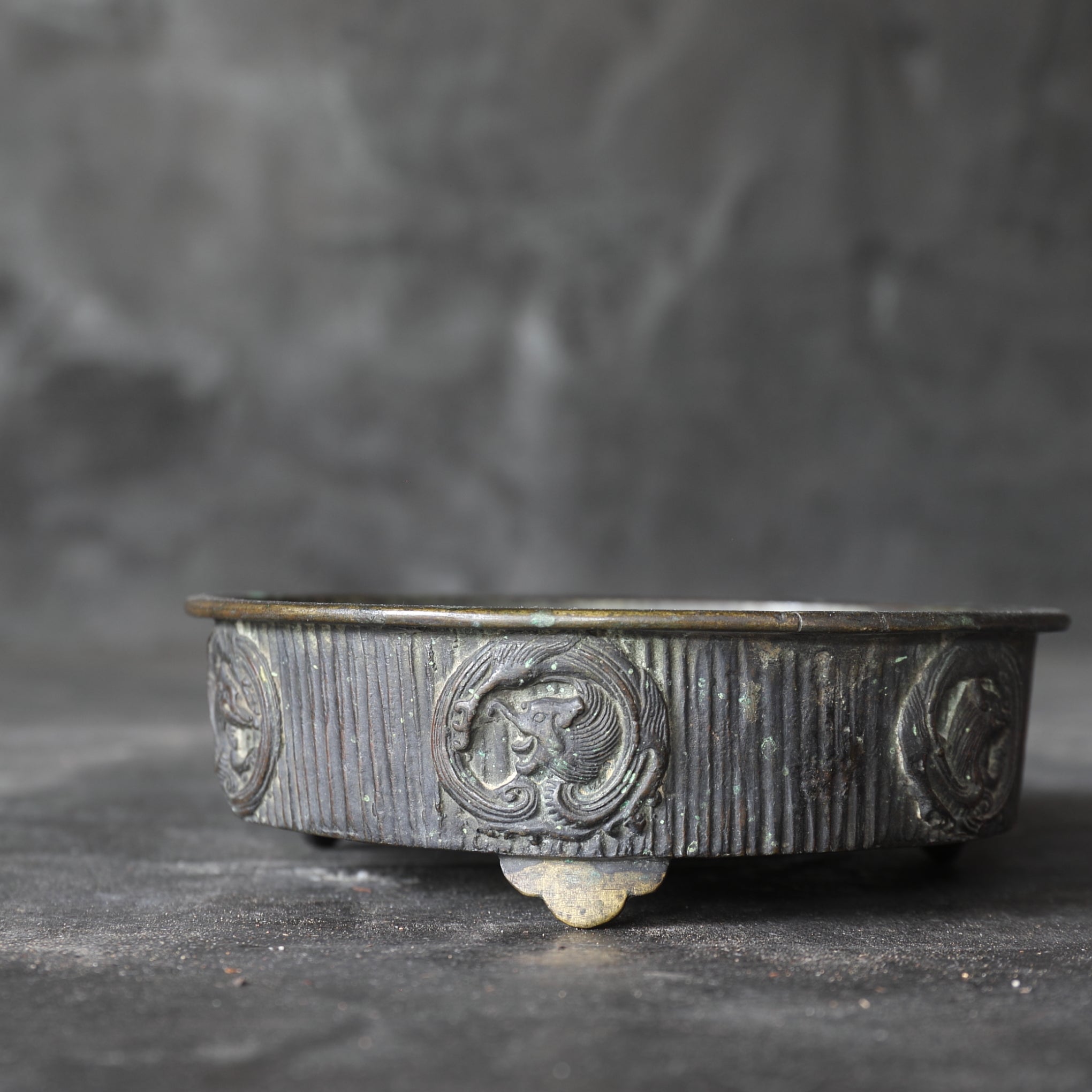 Antique Bronze Round Dragon Water Basin, 16th-19th century